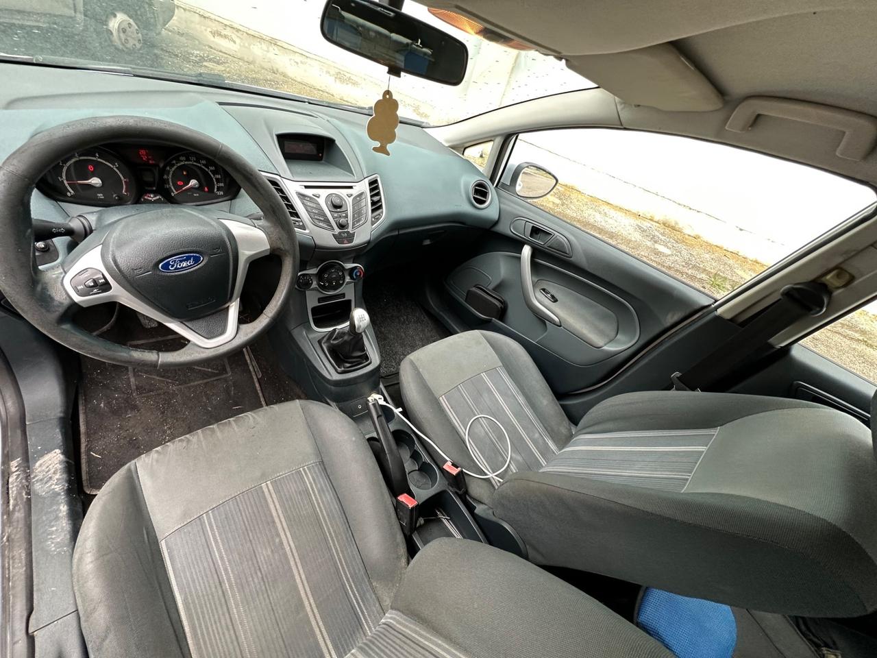 Ford Fiesta 1.2 82 CV 5 porte Titanium 2010 neopatentati