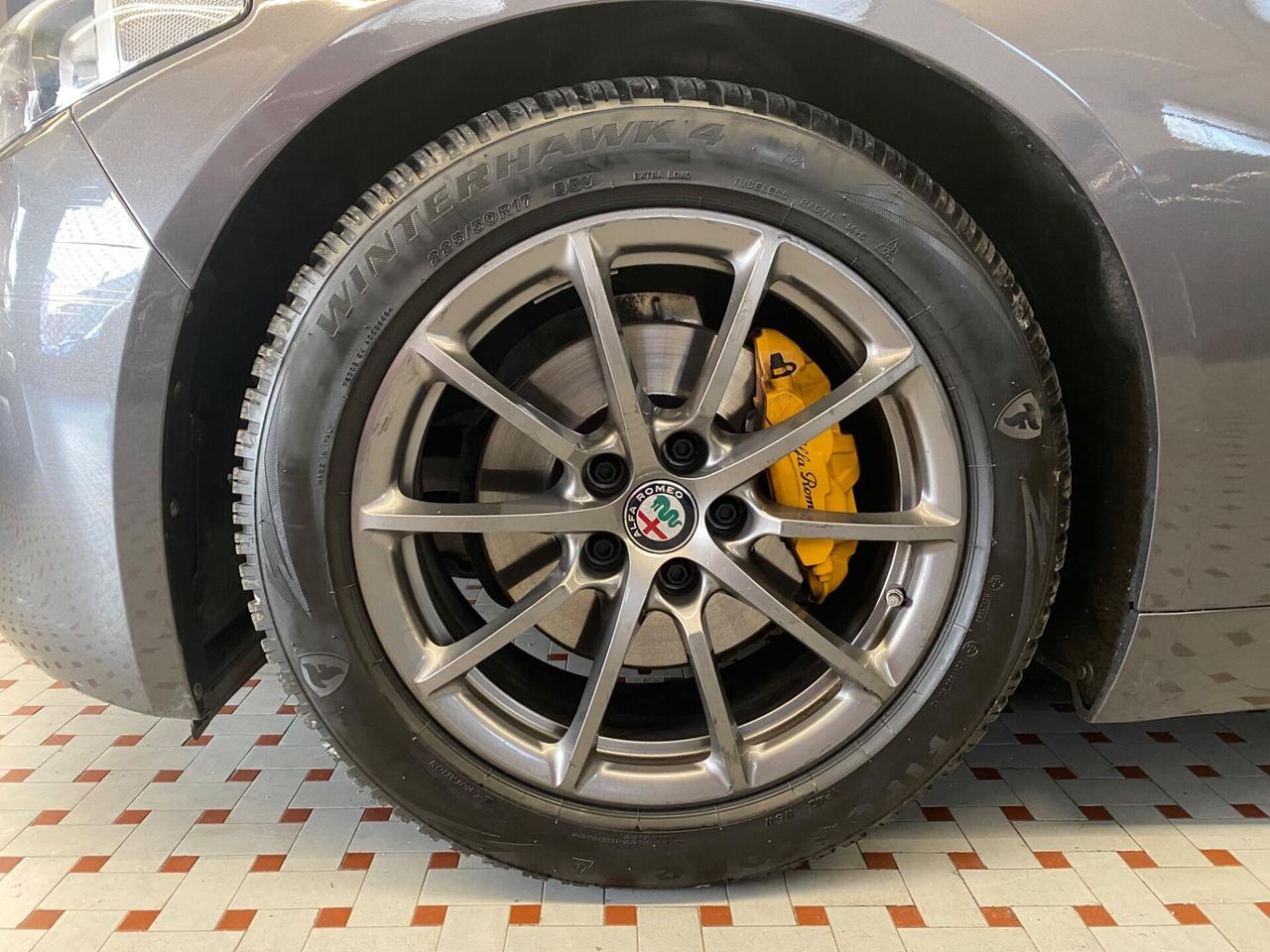 Alfa Romeo Giulia 2.2 136 cv Automatica- Navi