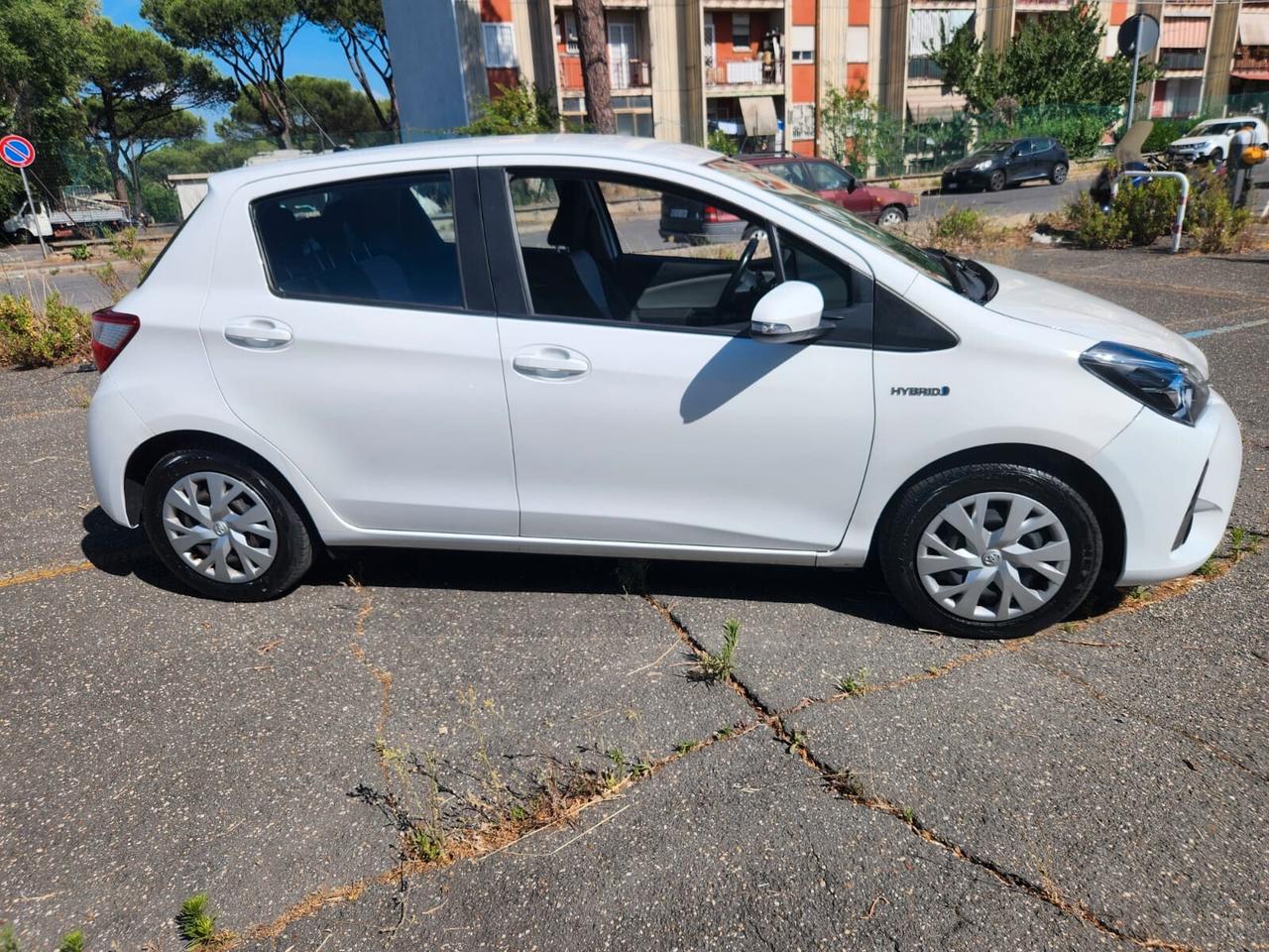Toyota Yaris 1.5 Hybrid 5 porte Business garanzia permute finanziamenti