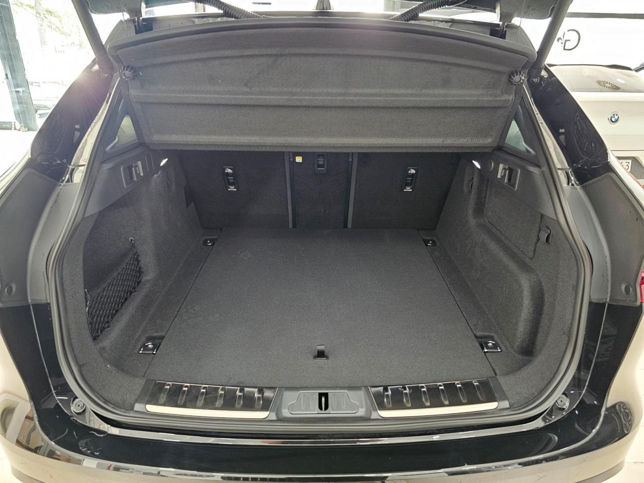 Jaguar F-Pace 2.0 D204 R-Dynamic SE awd auto camera