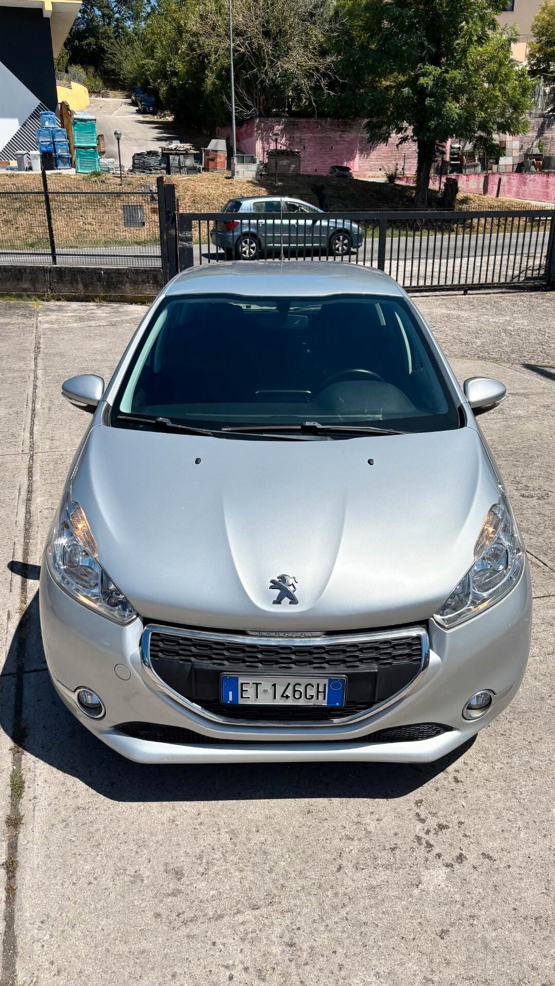 Peugeot 208 1.4 HDi 68 CV 5 porte Allure