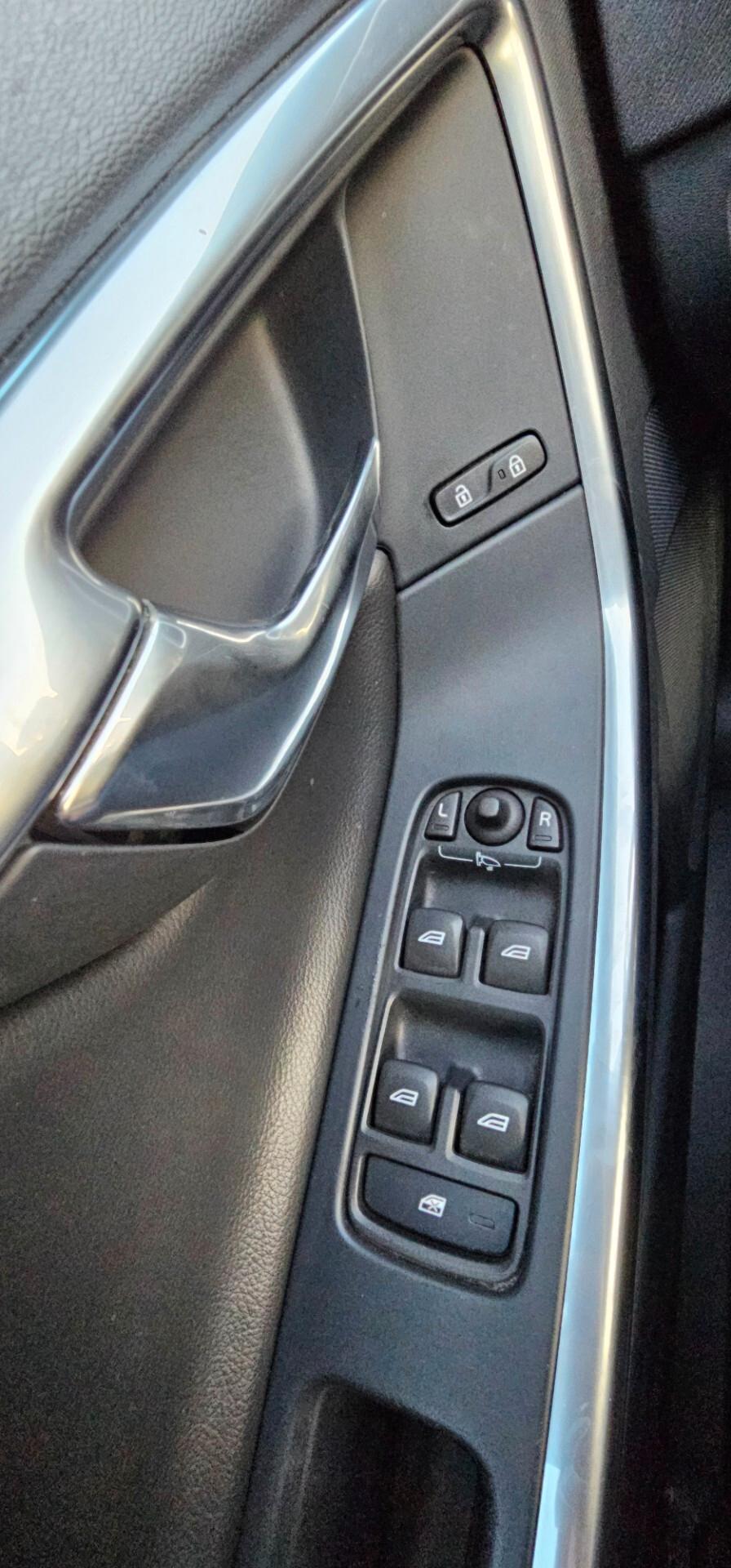 Volvo V60 Automatica 120 CV