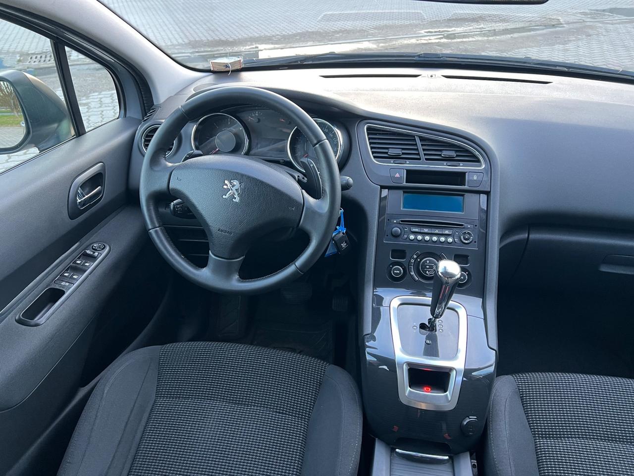 Peugeot 5008 1.6 HDi 115CV Allure