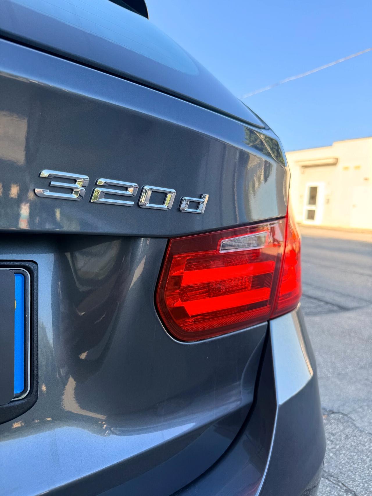 Bmw 320 d Touring Business auto NAVI,LED,BLUETOOTH,ANDROID AUTO,SENSORI DI PACHEGGIO,KM CERTIFICATI!