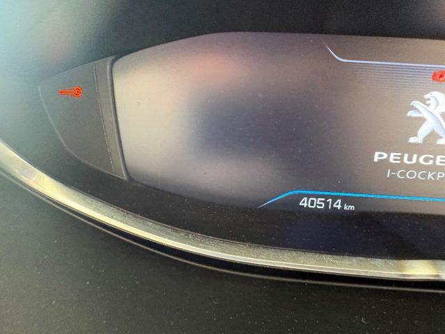 PEUGEOT 3008 PureTech 130 Allure POCHI CHILOMETRI TENUTA BENE