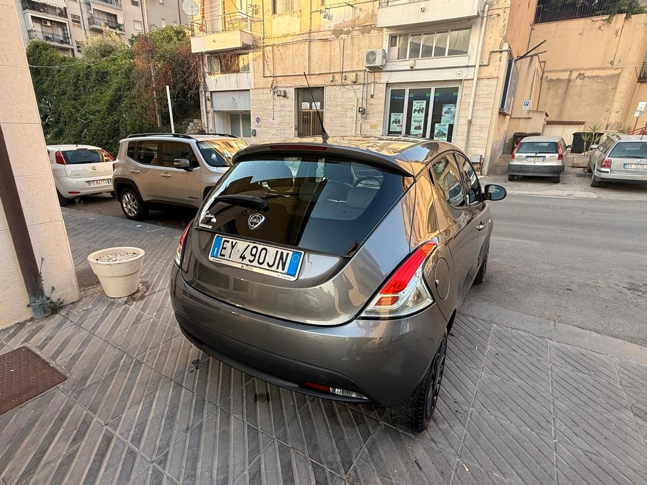 Lancia Ypsilon 1.2 69 CV 5 porte Elle