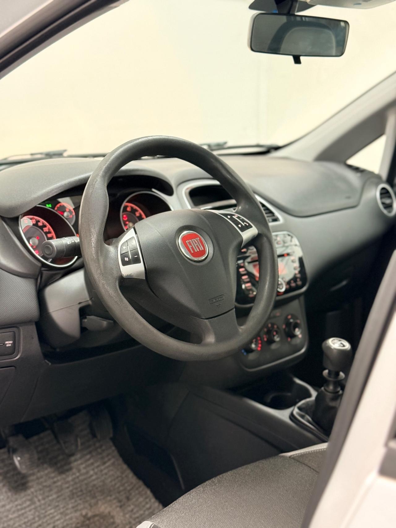 Fiat Punto 1.4 8V 5P GPL Lounge 01/2013 Neopatentati