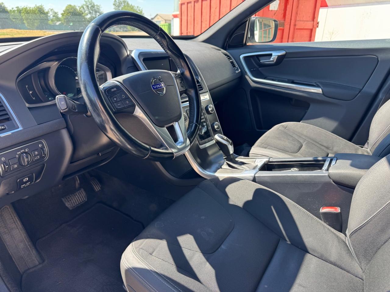 Volvo XC 60 XC60 D3 Geartronic R-design Momentum