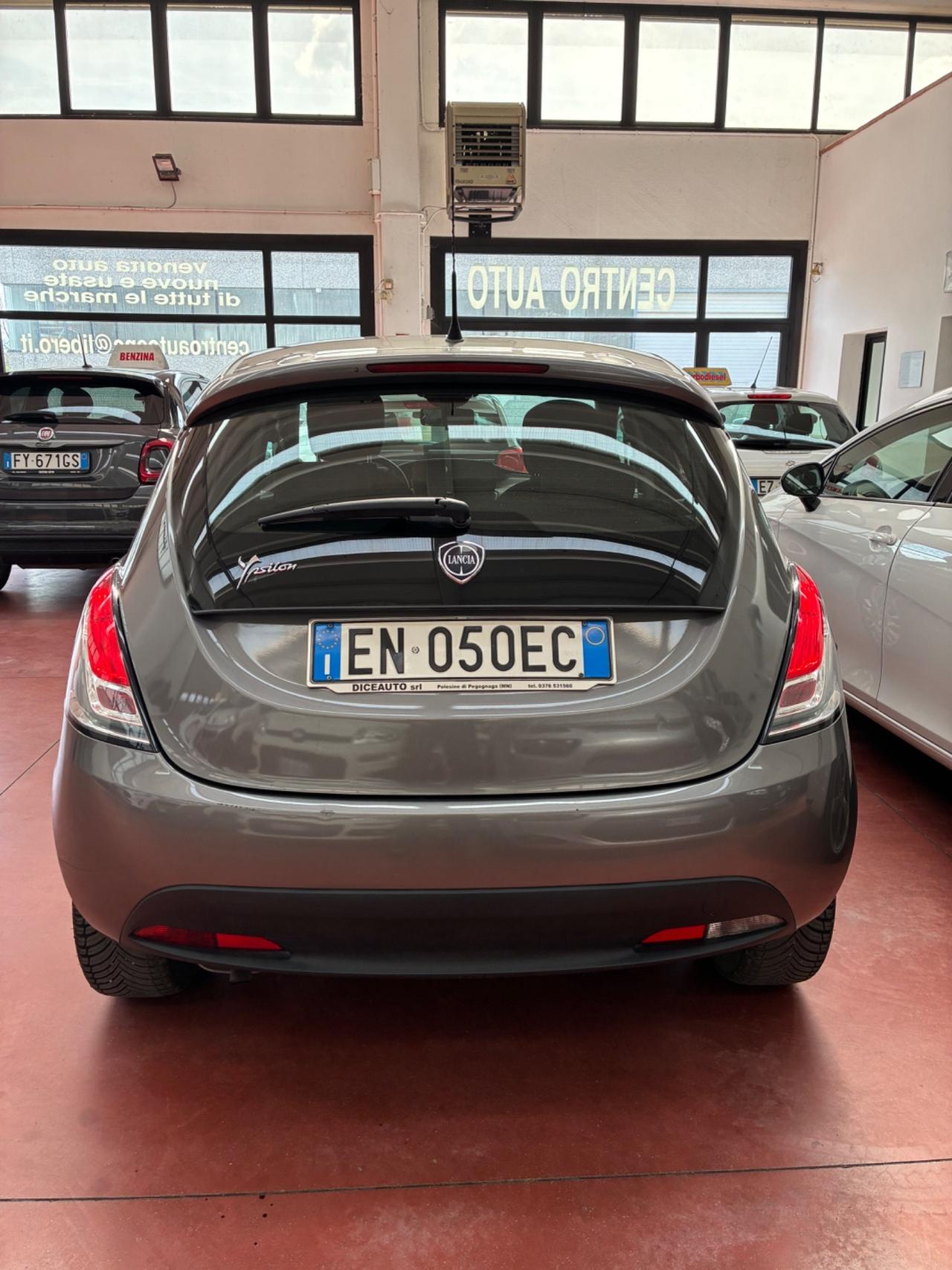 Lancia Ypsilon 1.2 69 CV 5 porte S&S Silver