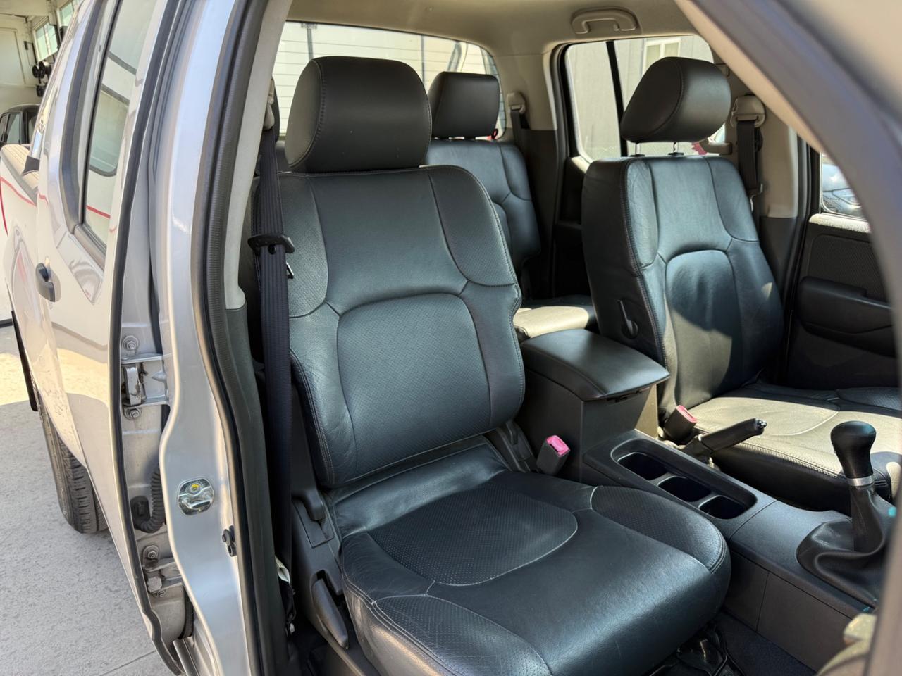 Nissan Navara 2.5 dCi 4 porte Double Cab LE