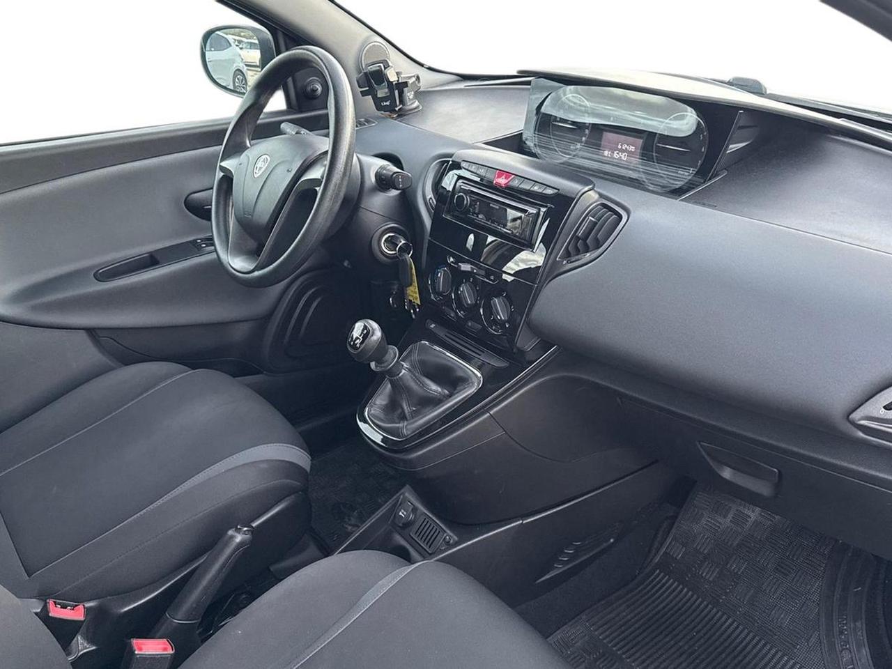 Lancia Ypsilon 1.2 gold 69cv