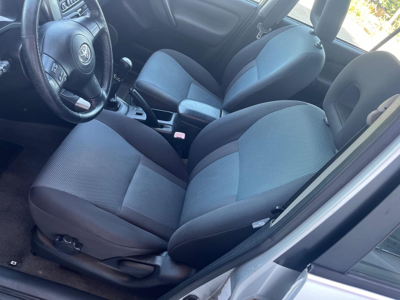 Toyota RAV 4 RAV4 2.0 Tdi D-4D cat 5 porte Sol