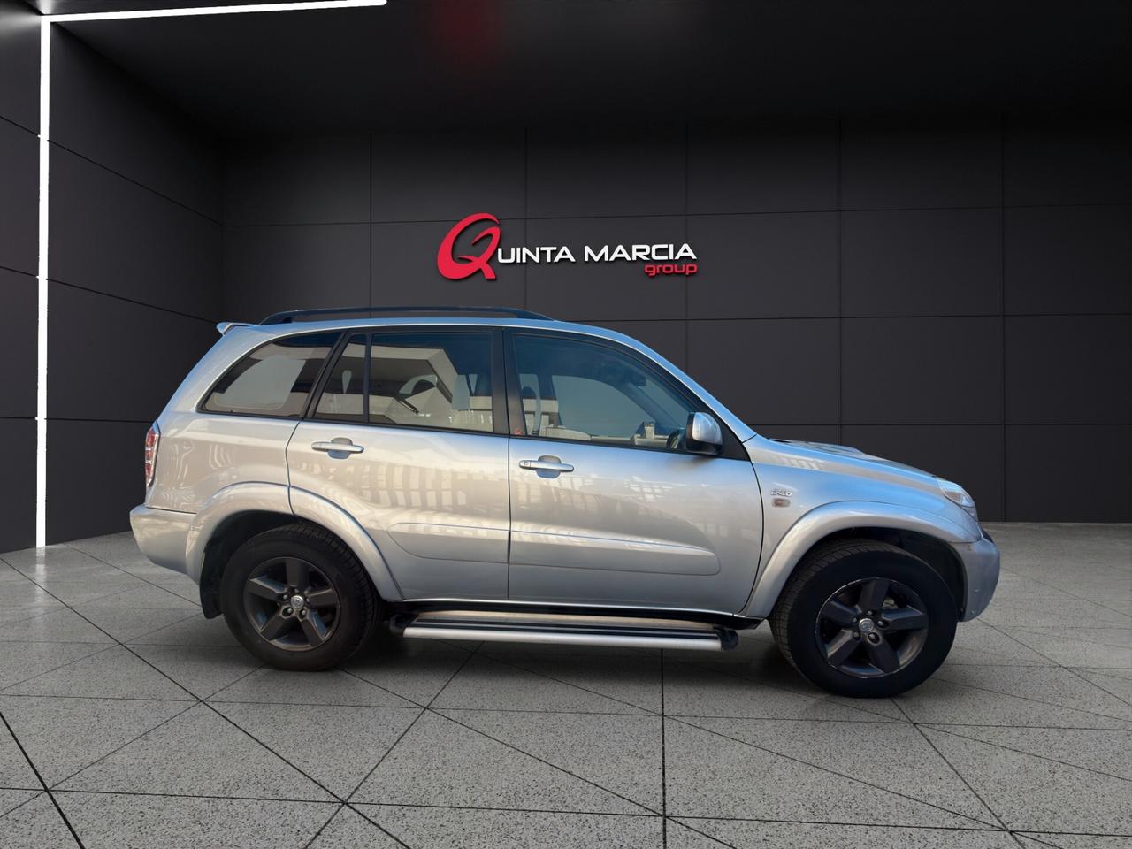 ToyotaRAV4 2.0 D-4D 5 porte-PELLE/TETTO APRIBILE