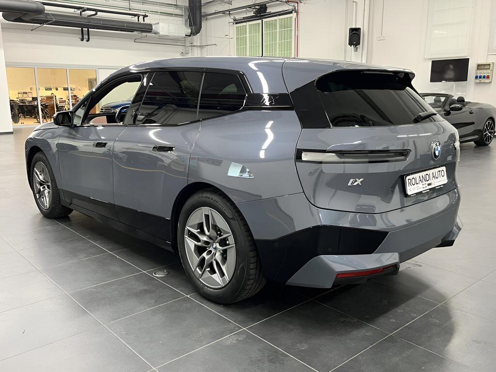 BMW iX 50 pacchetto sportivo xDrive