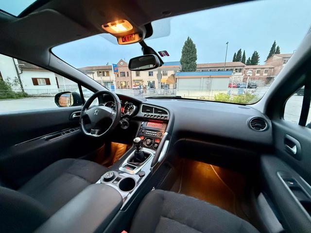 PEUGEOT 3008 1.6 HDi 112CV Allure