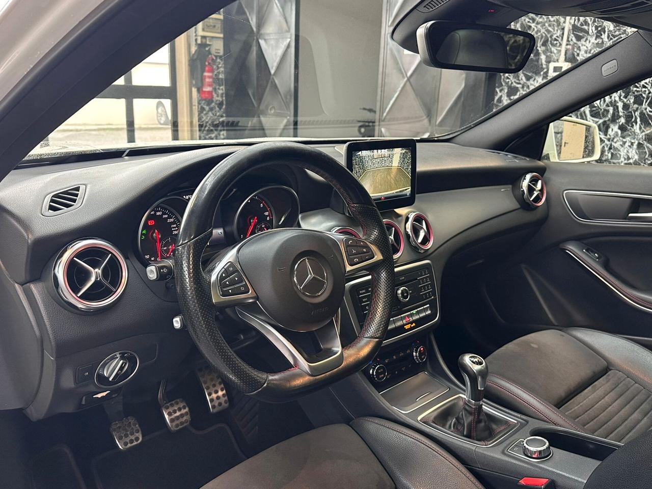 Mercedes-benz GLA 200 d Premium AMG