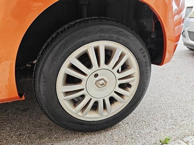 RENAULT Twingo 1.2 8v *FULL OPTIONAL*