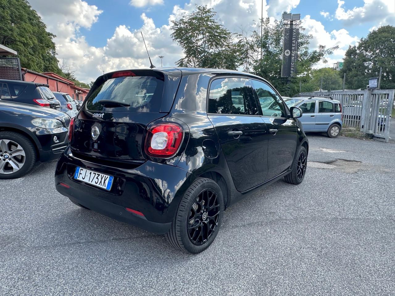 Smart ForFour 70 1.0 twinamic NIGHT EDITION NESSUN OBBLIGO FINANZIARIO PERMUTE GARANZIA