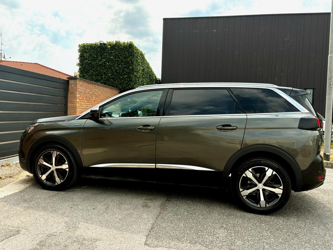 PEUGEOT 5008 2.0D 6m- 7POSTI -119000km-FULL-2018