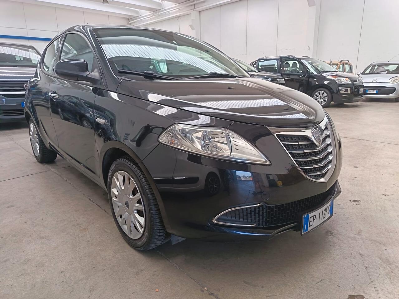 Lancia Ypsilon 1.3 MJT 16V 95 CV 5 porte S&S Silver