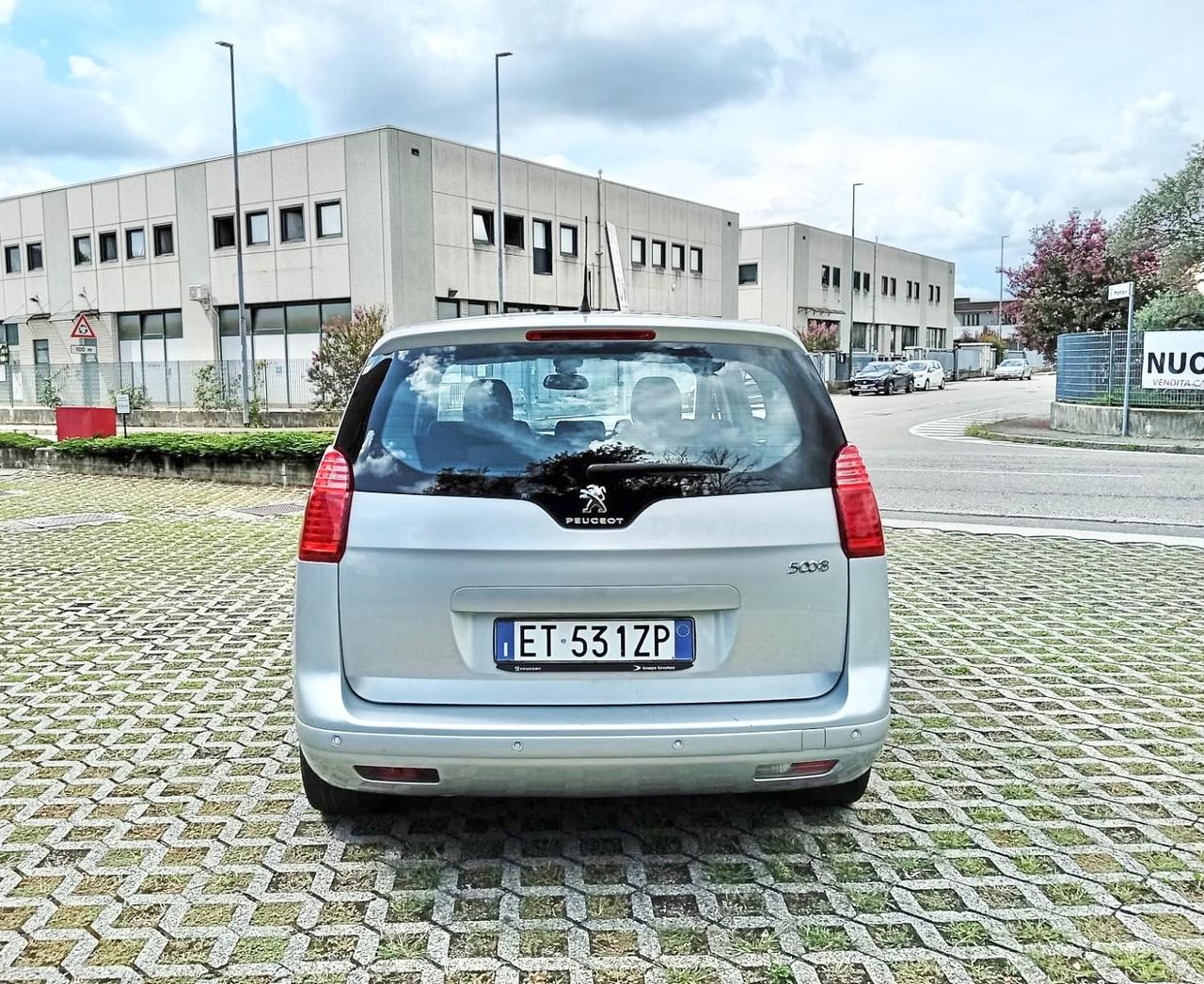 Peugeot 5008 1.6 HDi 115CV 7Posti*Sensori*Cerchi