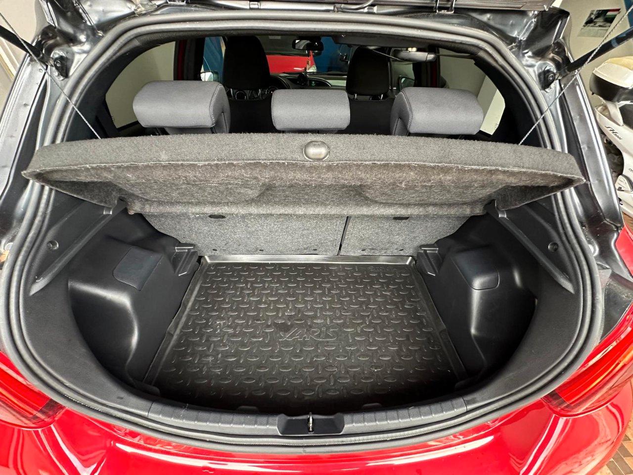 Toyota Yaris 5 Porte Yaris 5p 1.0 Trend Red Edition