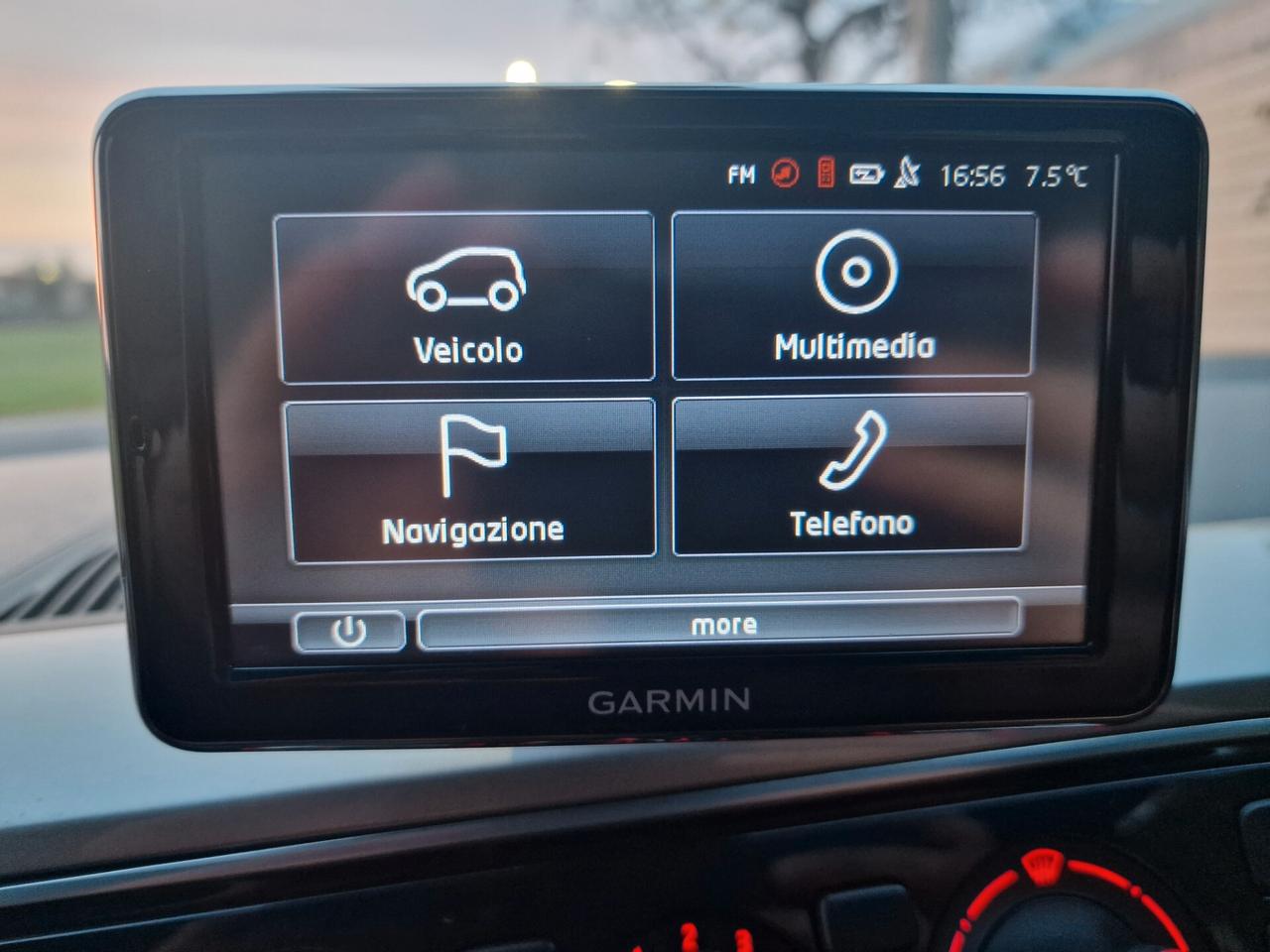 Volkswagen Up 1.0 75cv ASG