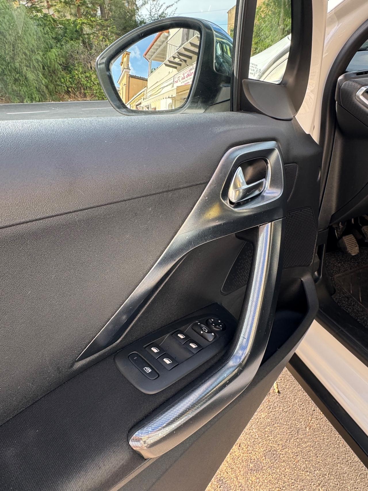 Peugeot 2008 BlueHDi 120 S&S Allure