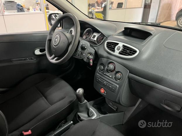 Renault Clio 1.2 tenuta molto bene!!!