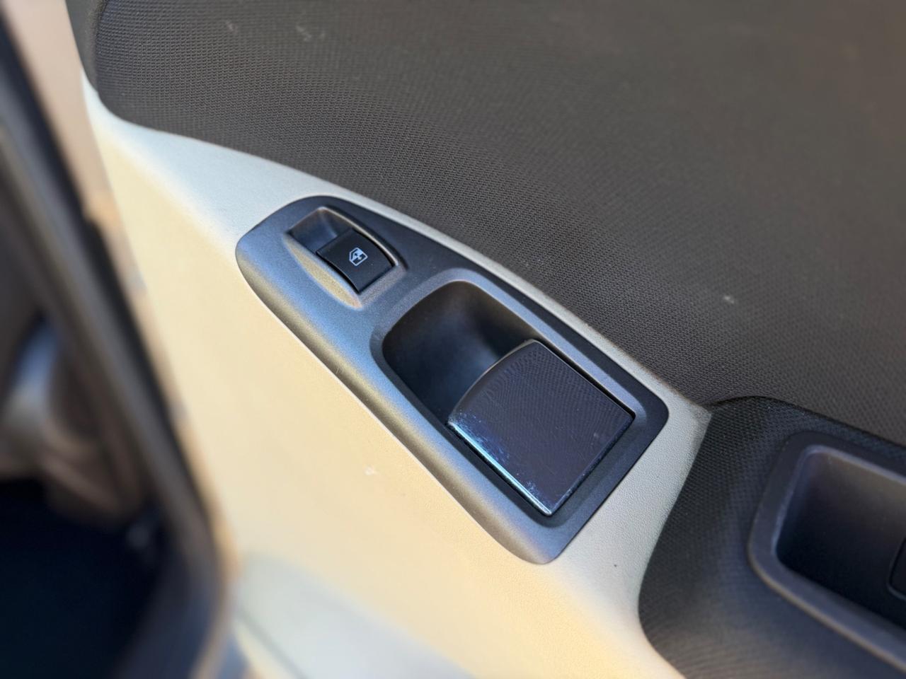 LANCIA MUSA 1.9 Mjt PLATINO PLUS (74kw)