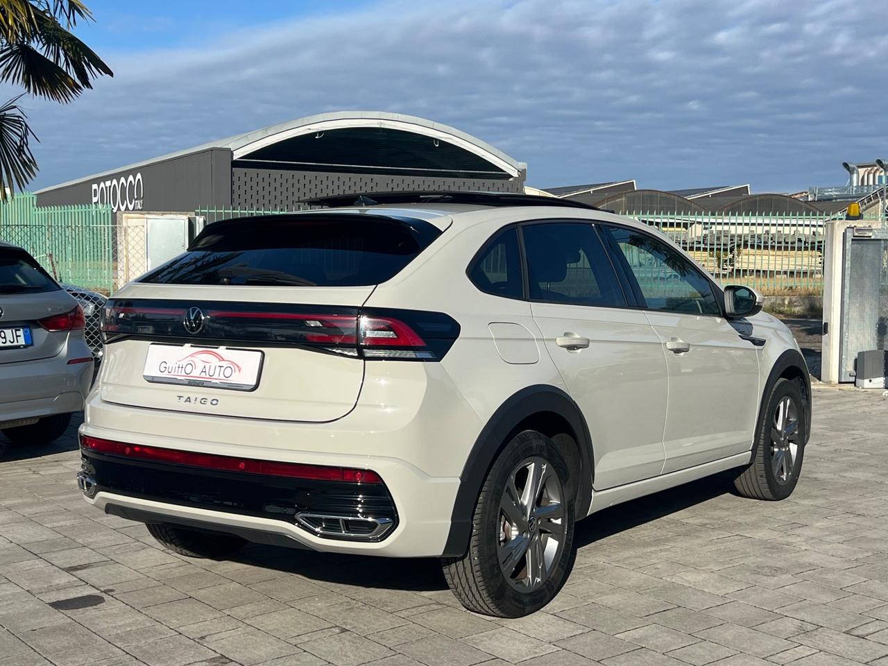 Volkswagen Taigo 1.0 TSI 110 CV R-Line TETTO APRIBILE / FINANZIABILE