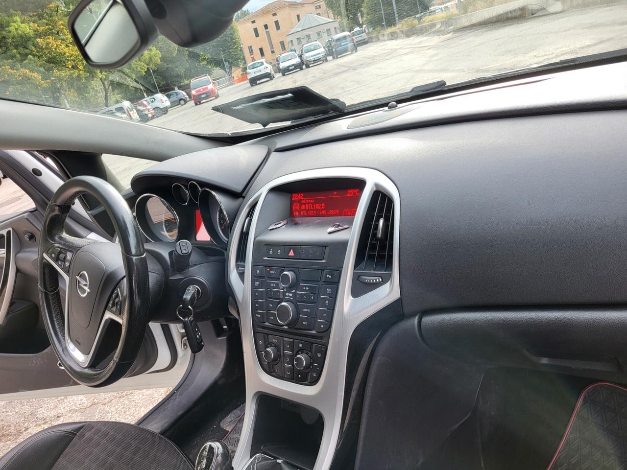 OPEL ASTRA 1,4 GTC-140 CV-3 PORTE-METANO-4 REVISIONI