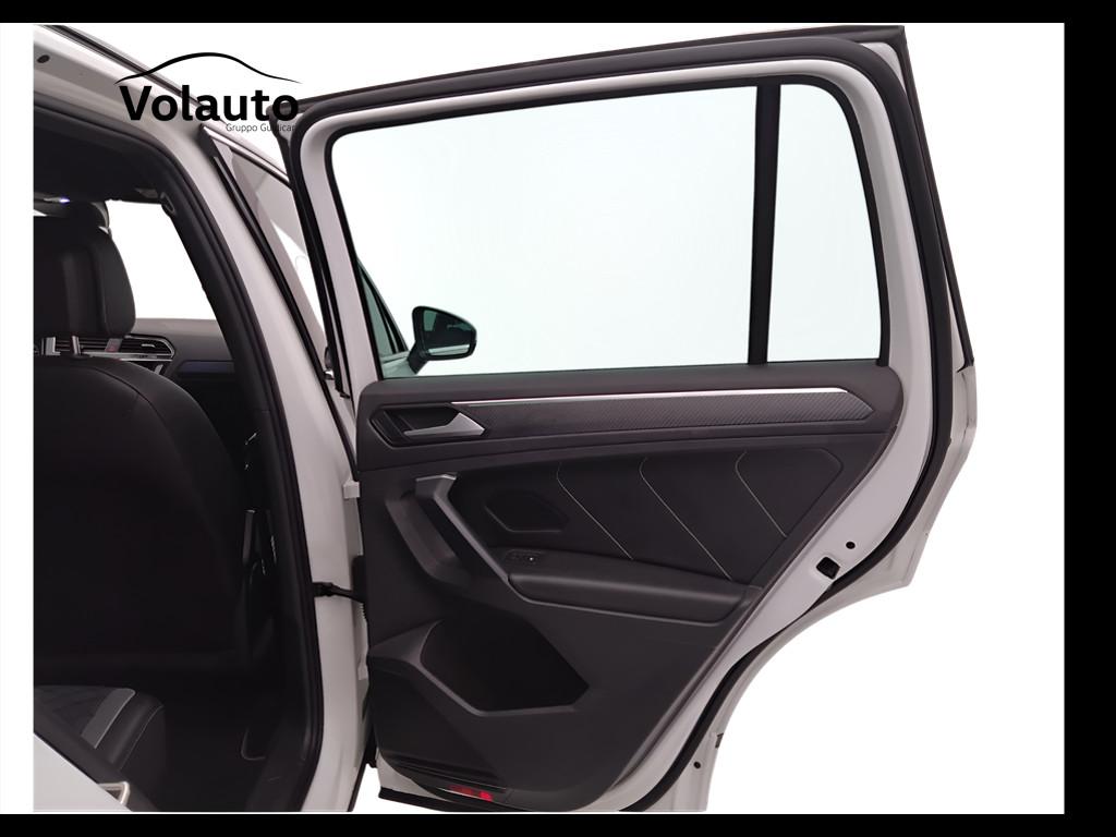 VOLKSWAGEN Tiguan II 2021 - Tiguan 1.5 tsi R-Line 150cv dsg