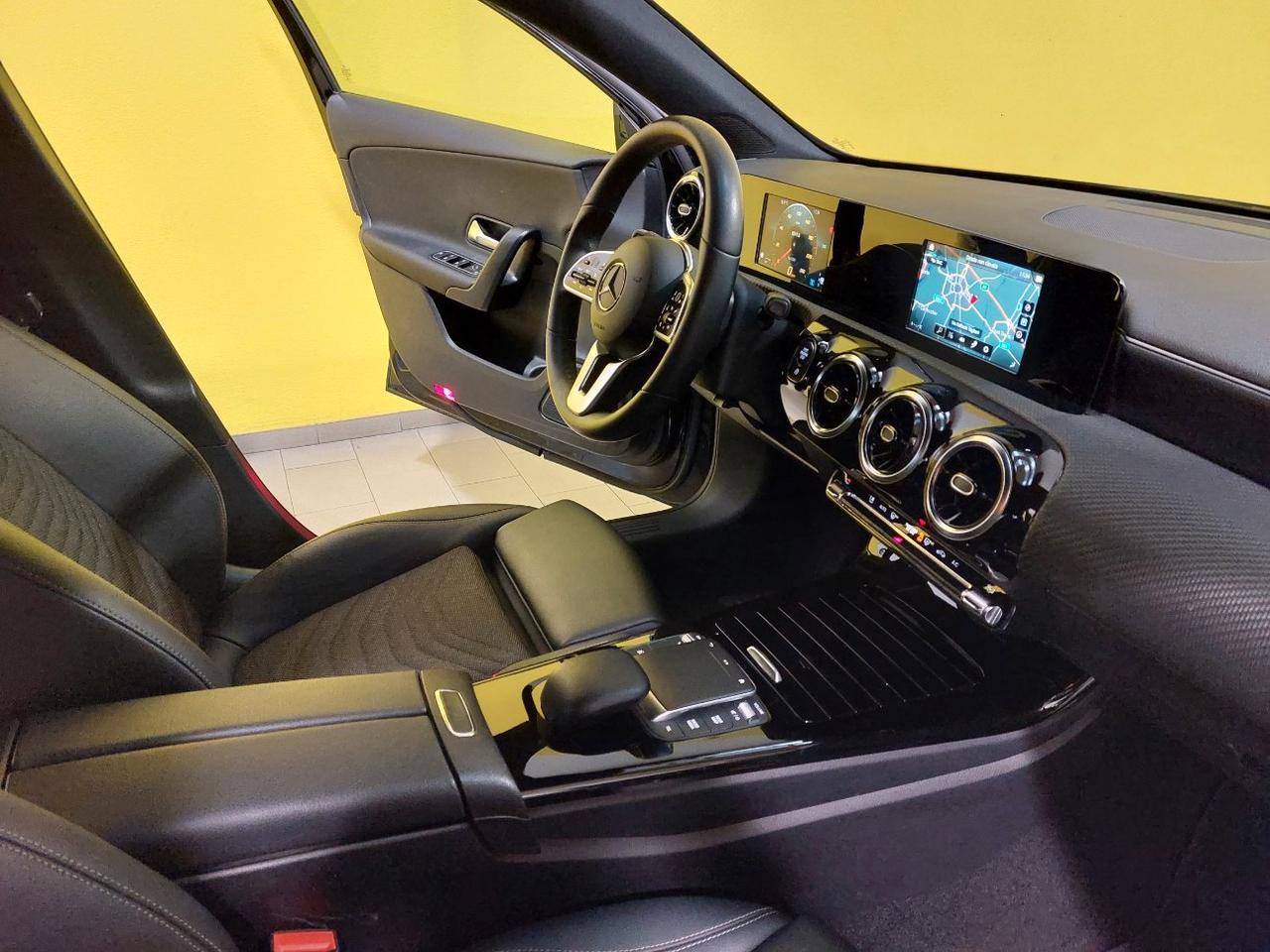 Mercedes A 180 D Business 8G-DCT