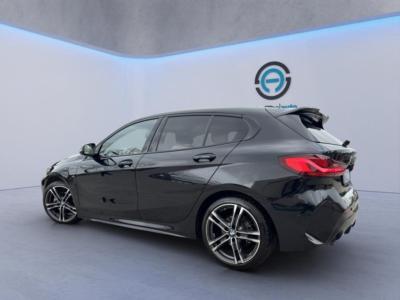 Bmw 118 118d 5p. Msport