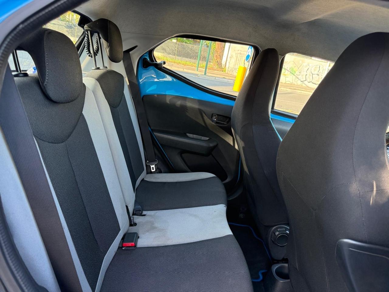 Toyota Aygo 1.0 VVT-i 69 CV 5 porte x-play