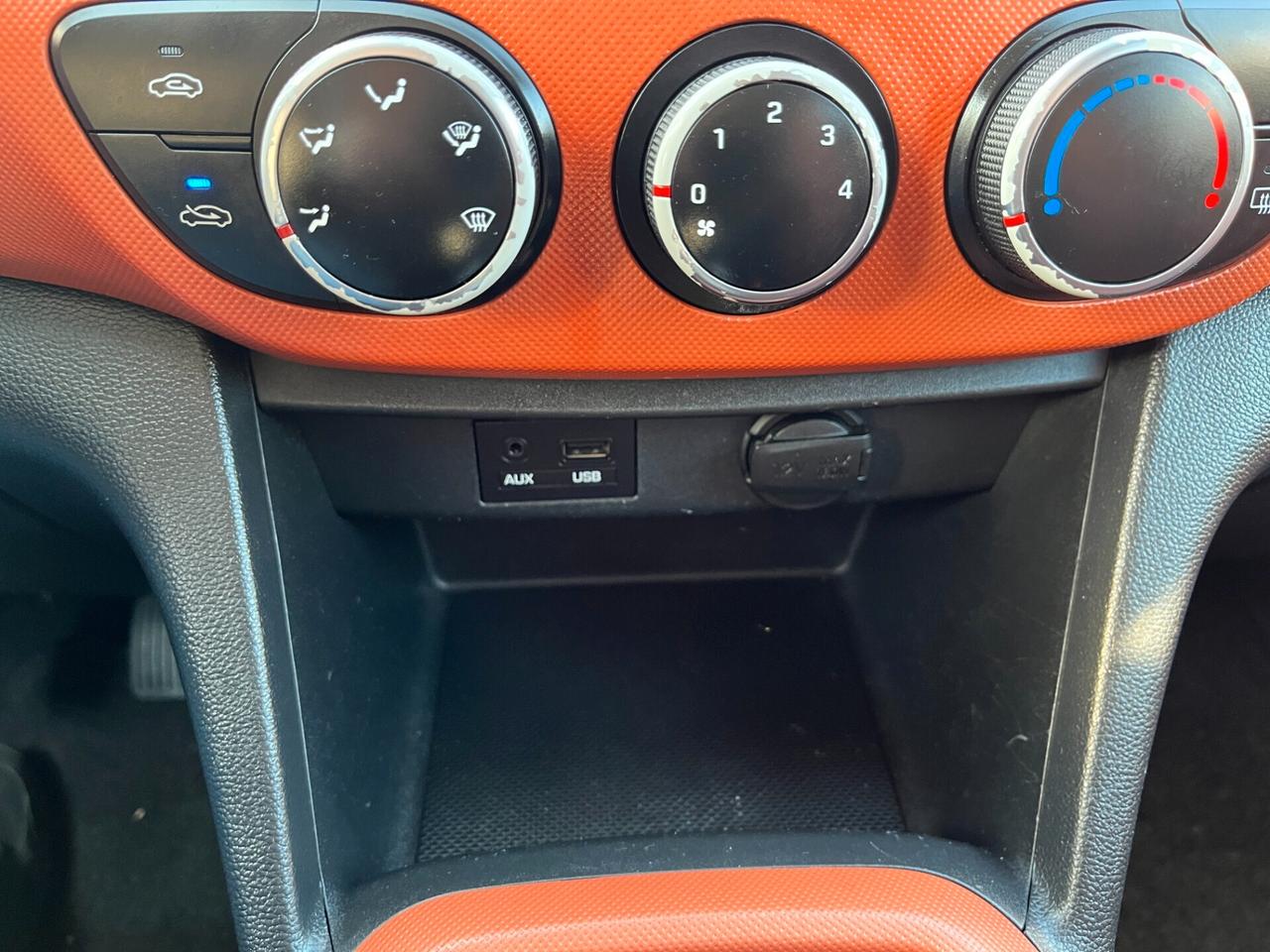 Hyundai i10 1.0 MPI STYLE ADATTA AI NEOPATENTATI UNICO PROPRIETARIO