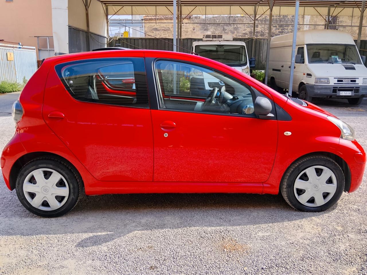 Toyota Aygo 1.0 12V VVT-i 5 porte Now 2011