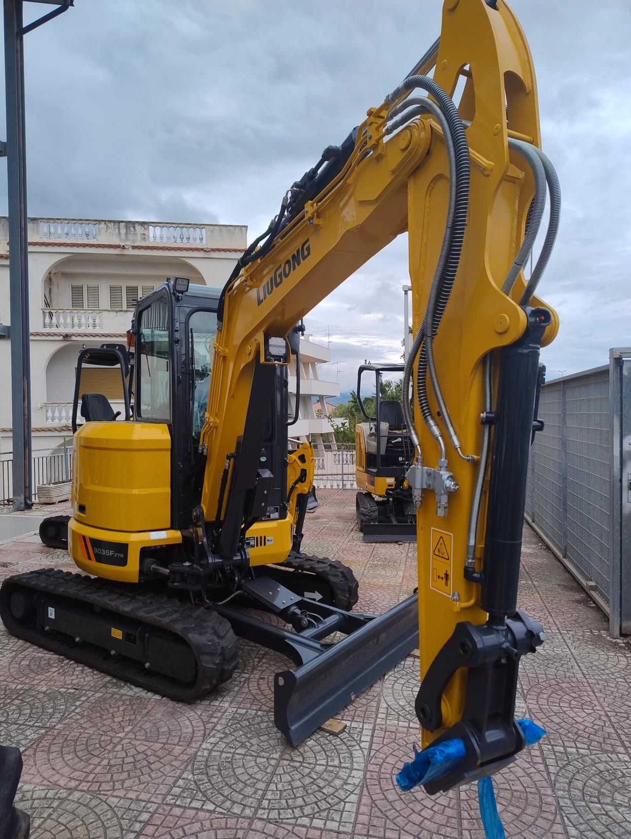 Escavatore Nuovo LiuGong 9035F (39 Quintali)