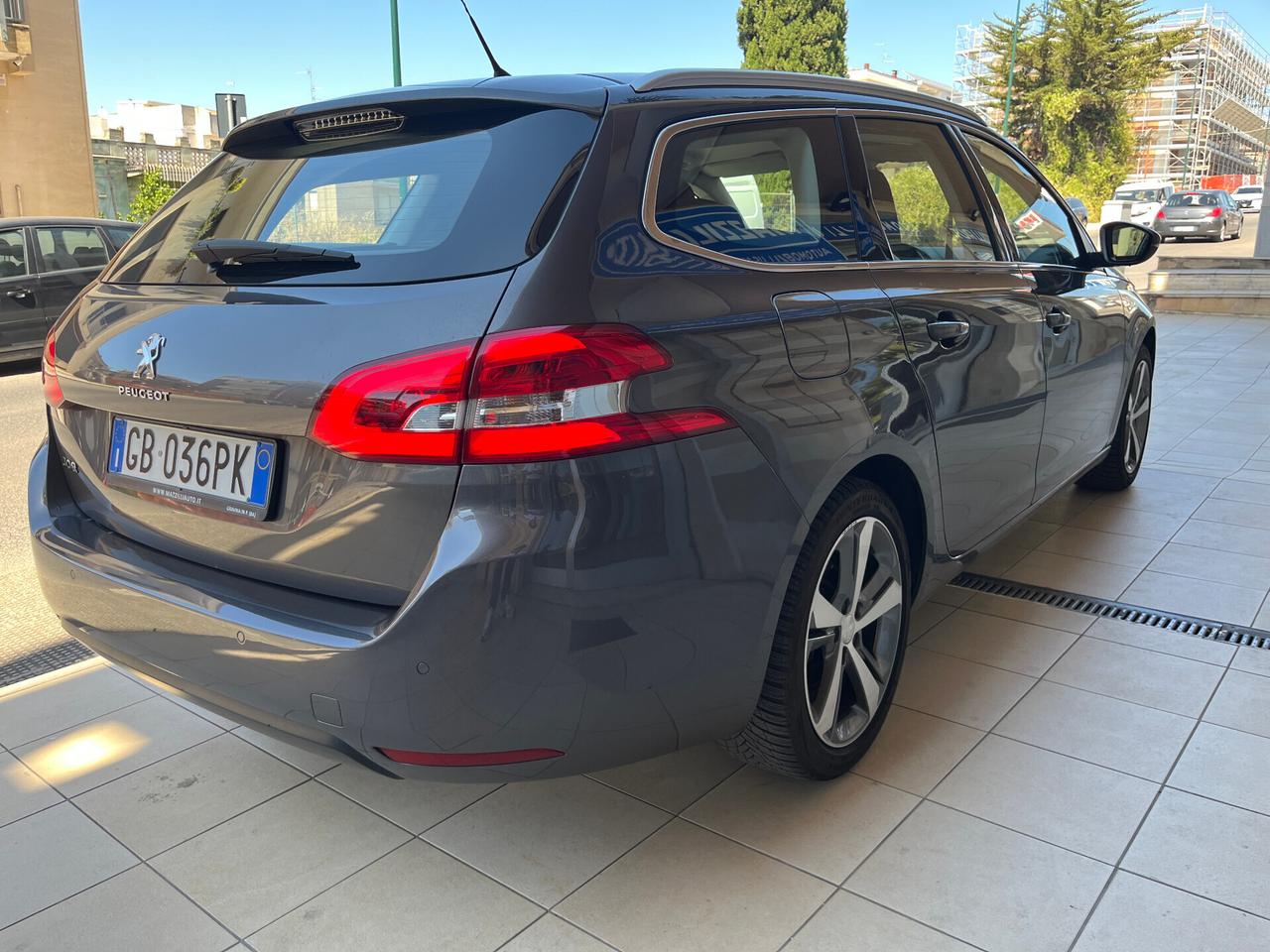 Peugeot 308 BlueHDi 130 S&S SW Allure