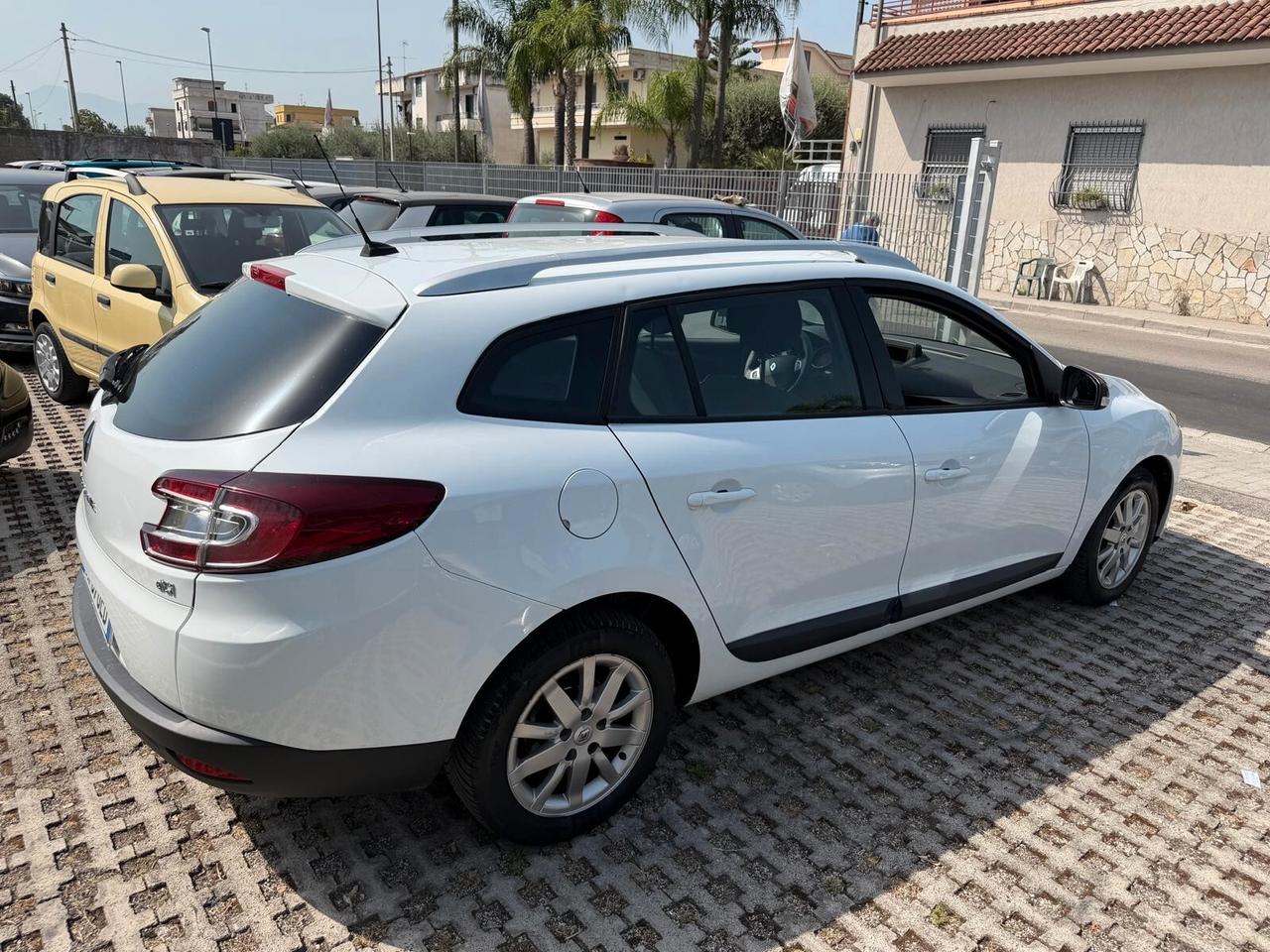 Renault Mégane 1.5 dCi 110CV Start&Stop SporTour Wave-03/2012