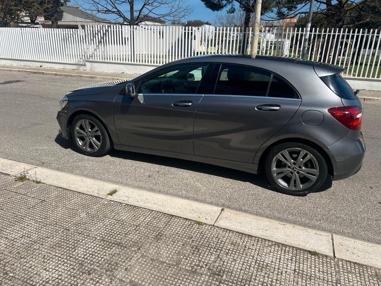 Mercedes-benz A 180 d Premium
