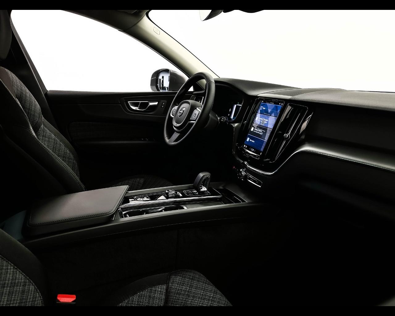 VOLVO XC60 (2017-->) - XC60 T6 Plug-in hybrid AWD automatico Plus Bright