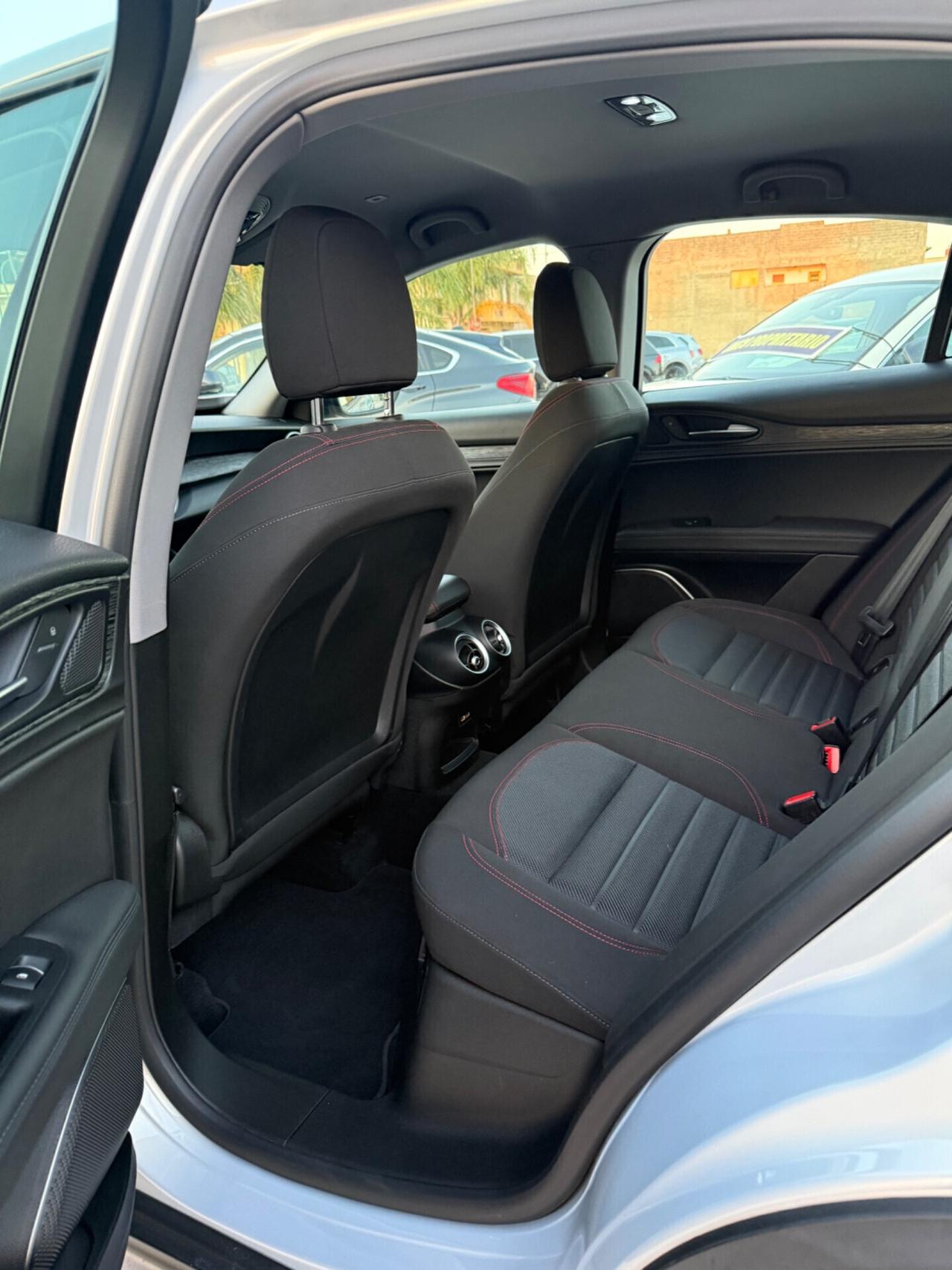 Alfa Romeo Stelvio 2.2 Turbodiesel 190 CV AT8 RWD Executive
