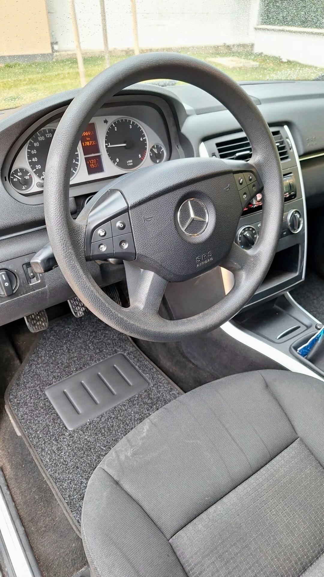 Mercedes-benz B 180 D Unipropr.