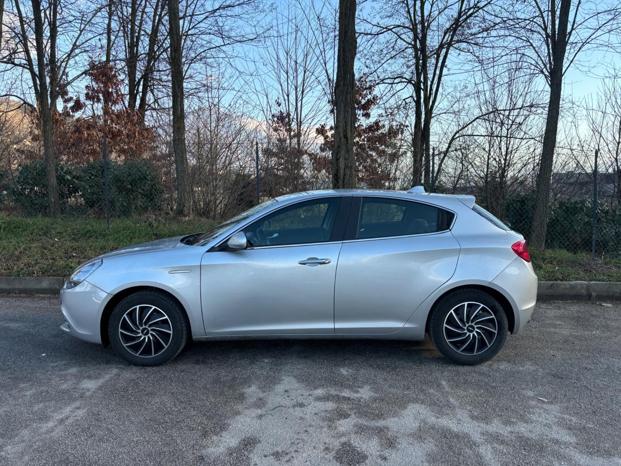 Alfa Romeo Giulietta 1.6 JTD 105 CV GANCIO TRAINO
