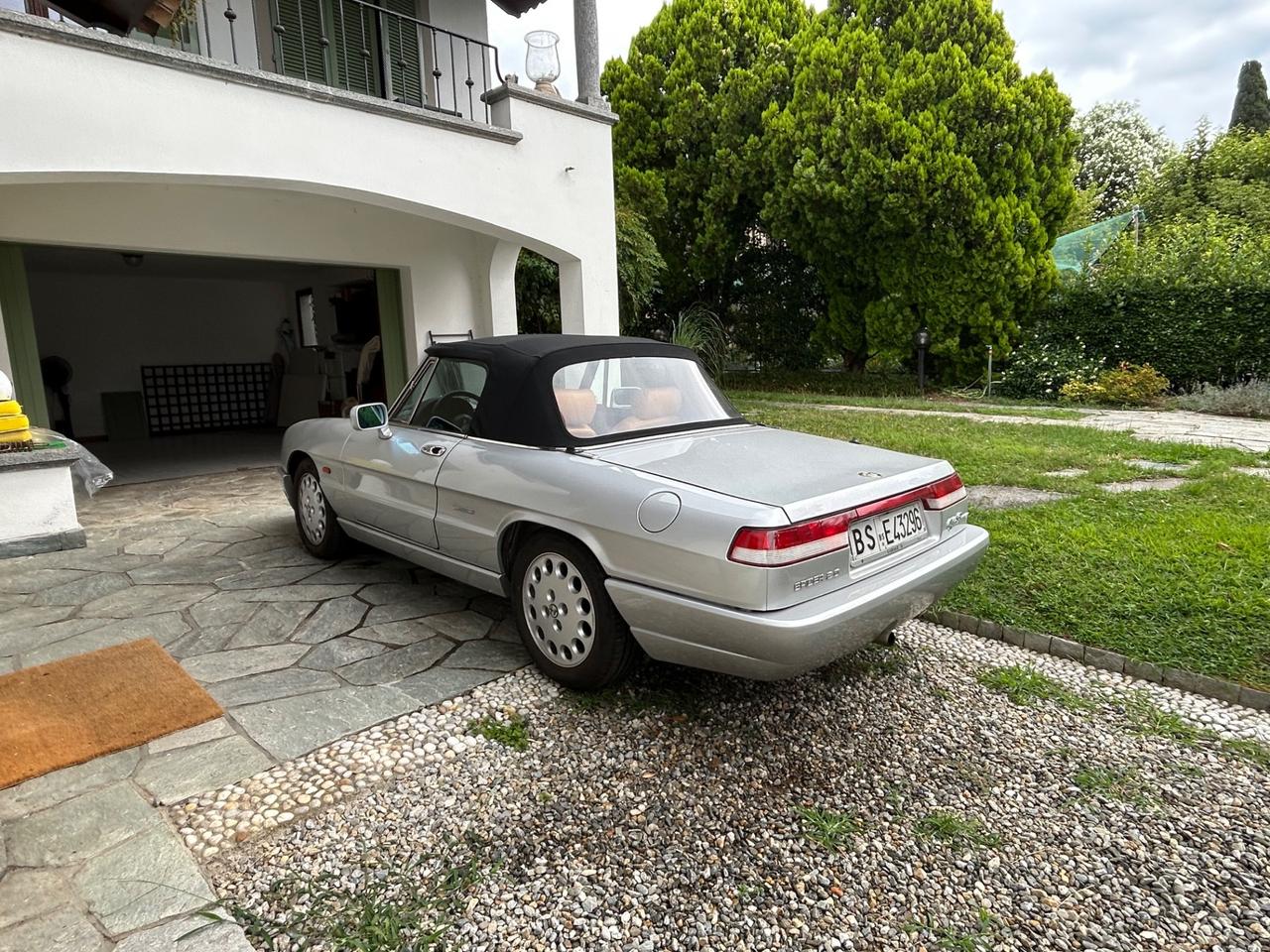Alfa Romeo Spider 2000 pininfarina