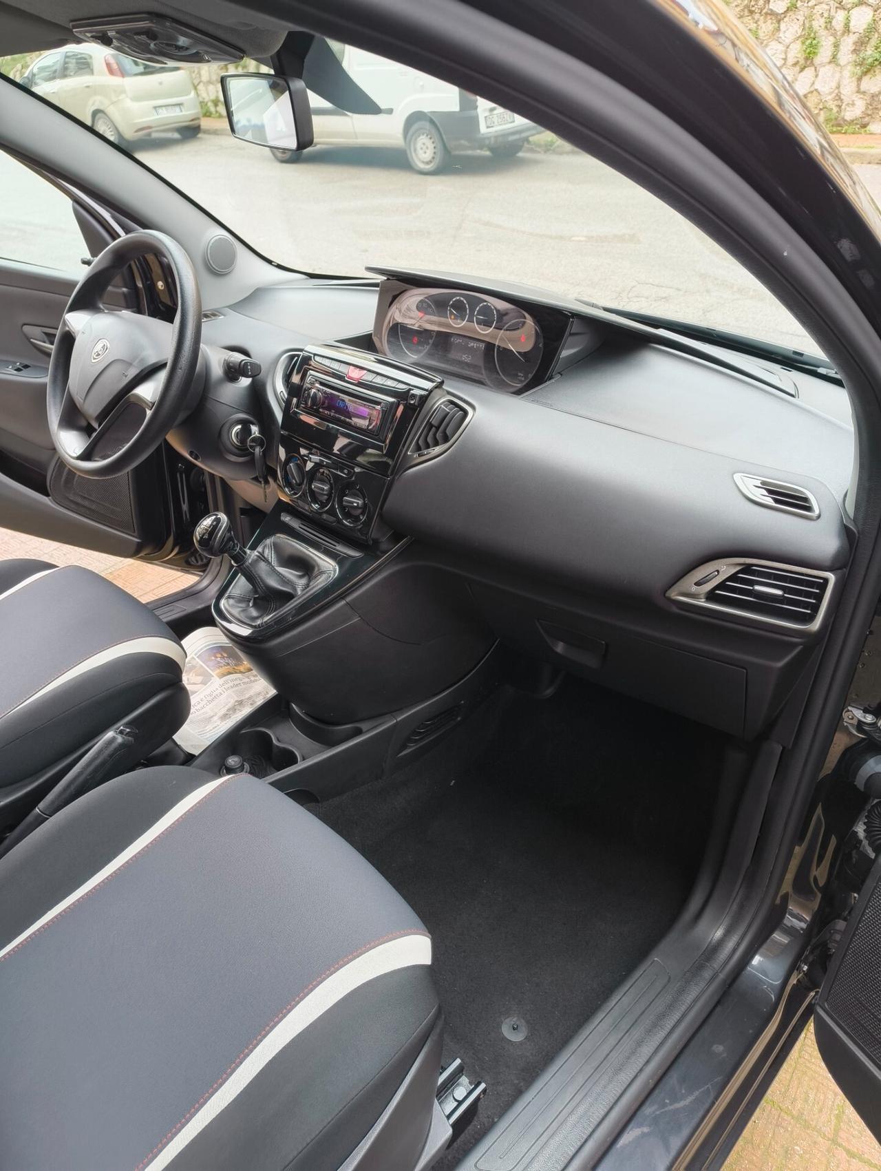 Lancia Ypsilon 1.3 MJT 16V 95 CV 5 porte S&S Elefantino