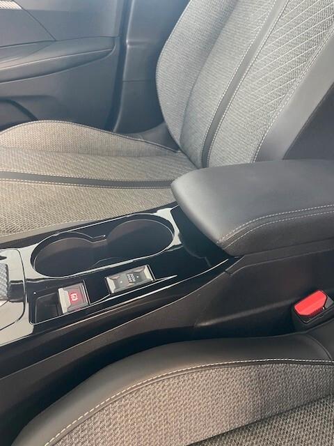 Peugeot 2008 PureTech 130CV S&S EAT8 Allure