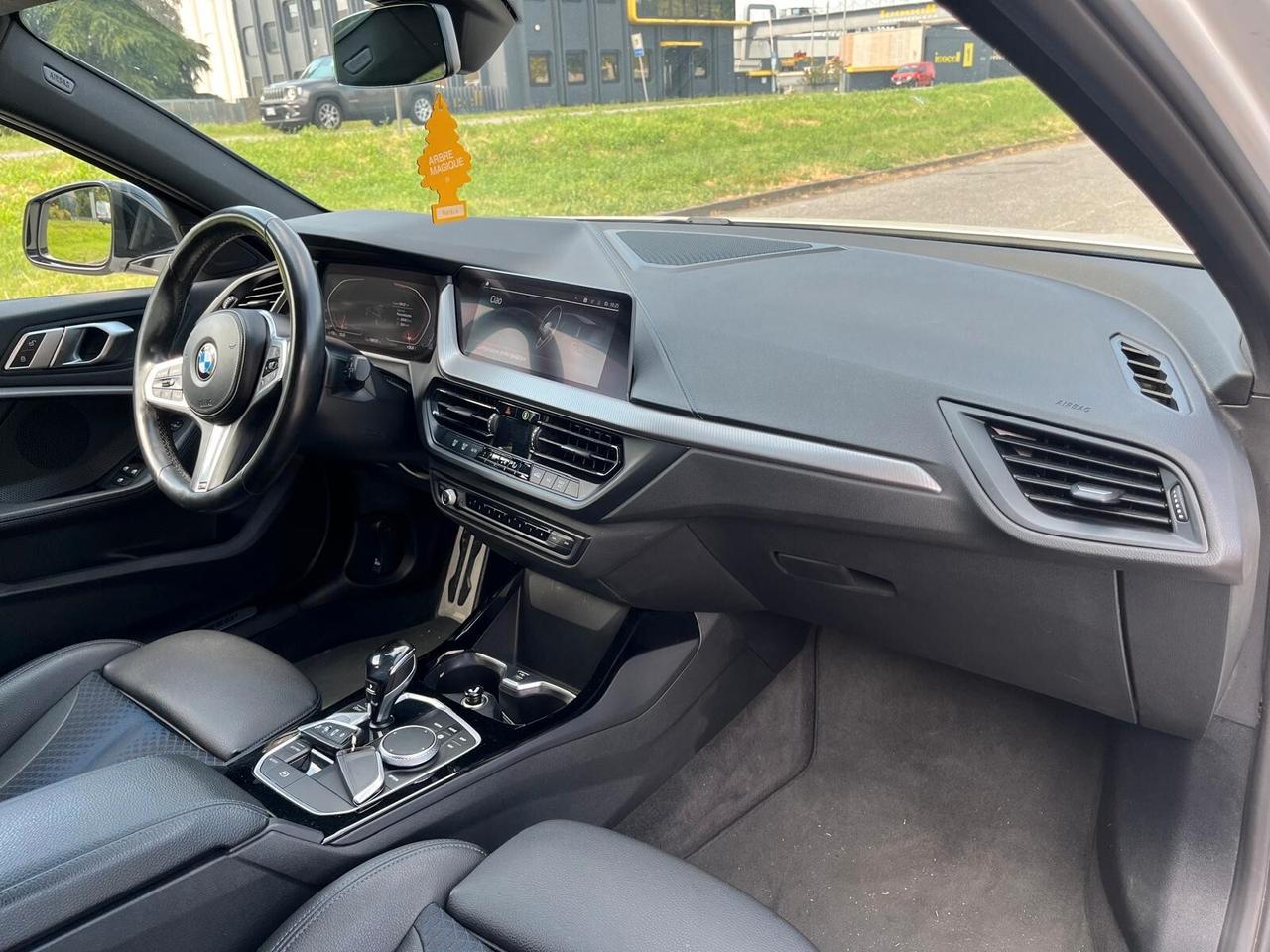Bmw 118 118d 5p. Msport